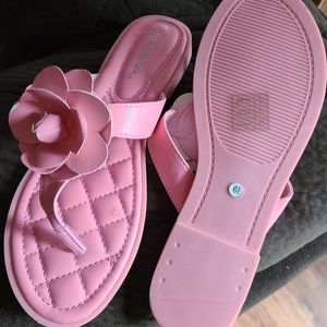 NEW w/o box pink thong sandals